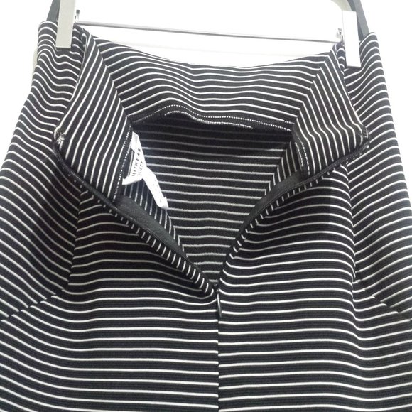 Streetwear Society Skirt - Picture 5 of 6